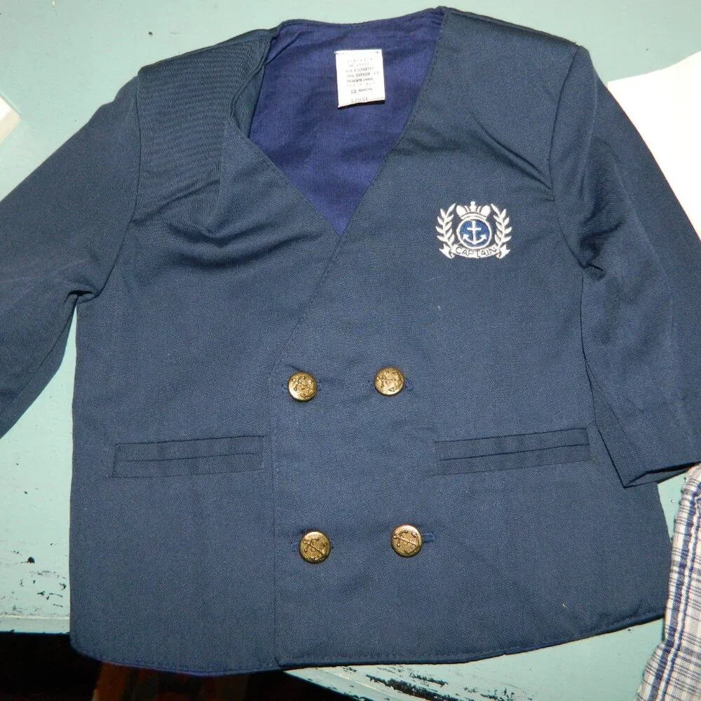 Vintage Boys 3 pc Short Shirt Captain Suit with Bowtie Size 12 M (EE-19)